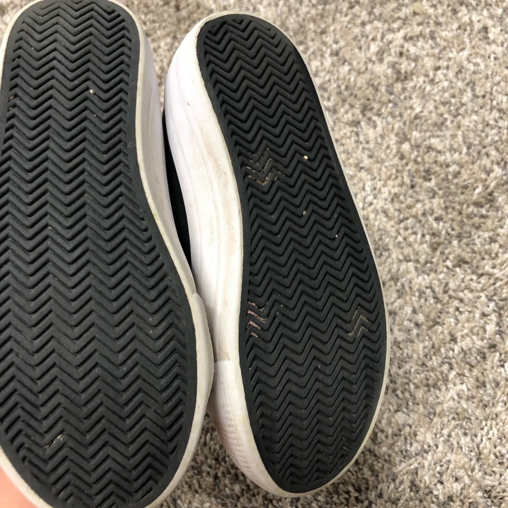 Shoes - Picture 3 of 4